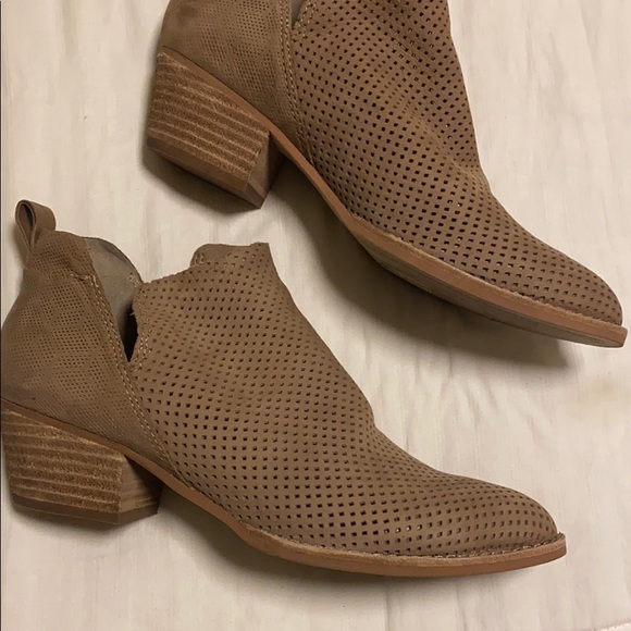 Dolce Vita Perforated Leather Ankle Booties Taupe - Picture 9 of 12